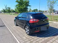 Usata Kia Rio 75 CV (55 kW) 2013 Nero Berlina
