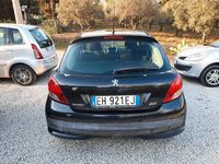 Usata Peugeot 207 Active 70 CV (51 kW) 2011 Nero Berlina