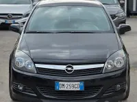 Usata Opel Astra GTC Cosmo 101 CV (74 kW) 2008 Nero Berlina
