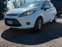 Usata Ford Fiesta 75 CV (55 kW) 2011 Bianco Berlina