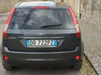 Usata Ford Fiesta Ghia 75 CV (55 kW) 2008 Grigio Utilitaria