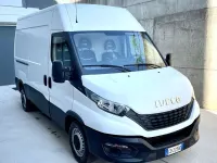 Usata Iveco 35.12 116 CV (85 kW) 2020 Bianco polare pastello Furgone