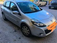 Usado Renault Clio II 54 CV (39 kW) 2010 Gris Berlina