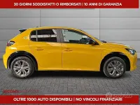 Usata Peugeot e-208 Active 56 kW (77 CV) 2022 Giallo Utilitaria
