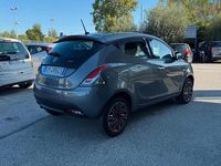 Usata Lancia Ypsilon Gold 70 CV (51 kW) 2023 Grigio Utilitaria