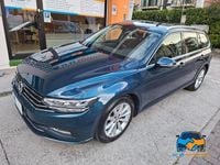 Usata VW Passat Business 150 CV (110 kW) 2020 Blu/azzurro Station wagon