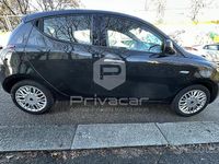 Usado Lancia Ypsilon S 95 HP (69 kW) 2017 Preto Citadino