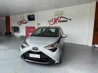 Usata Toyota Aygo Cool 72 CV (52 kW) 2020 Grigio Utilitaria