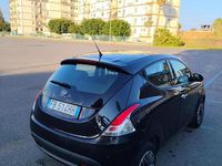 Usata Lancia Ypsilon 85 CV (62 kW) 2015 Nero Utilitaria
