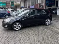 Usata Opel Astra Cosmo 160 CV (117 kW) 2010 Nero Berlina