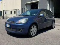 Usata Ford Fiesta Titanium 68 CV (50 kW) 2006 Blu Utilitaria