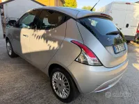 Usata Lancia Ypsilon 69 CV (50 kW) 2018 Grigio Utilitaria