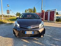 Usata Toyota Yaris Hybrid Lounge 75 CV (55 kW) 2013 Nero Berlina