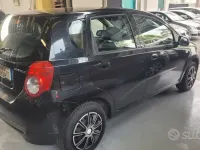 Usata Chevrolet Aveo 84 CV (61 kW) 2011 Grigio Berlina
