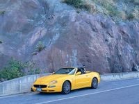 Begagnad Maserati 4200 390 HK (286 kW) 2002 Gul Cab
