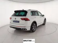 Usata VW Tiguan 150 CV (110 kW) 2023 Bianco pastello SUV