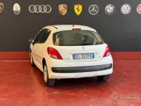 Usata Peugeot 207 68 CV (50 kW) 2012 Bianco Berlina
