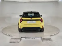 Nuova Mini Cooper Favoured 114 kW (156 CV) 2026 Giallo Utilitaria