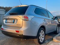 Usata Mitsubishi Outlander Instyle 150 CV (110 kW) 2014 Grigio SUV
