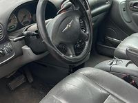 Usata Chrysler Voyager 150 CV (110 kW) 2005 Grigio Monovolume