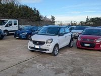 Begagnad Smart ForFour 71 HK (52 kW) 2018 Vit Halvkombi
