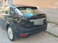 Usado Ford Focus 109 HP (80 kW) 2008 Preto Sedan