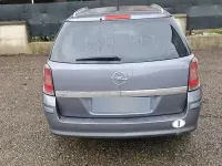Usata Opel Astra 101 CV (74 kW) 2006 Nero Station wagon