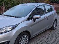 Usata Ford Fiesta 75 CV (55 kW) 2016 Argento Berlina