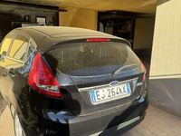 Usata Ford Fiesta 96 CV (70 kW) 2011 Nero Utilitaria
