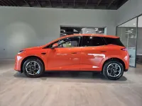 Nuova BYD Dolphin Boost 155 kW (212 CV) 2026 Orange sunset Utilitaria