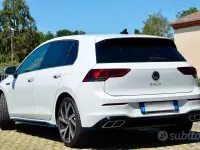 Usata VW Golf VIII R-line 130 CV (95 kW) 2022 Bianco Berlina