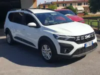 Usata Dacia Jogger Expression 101 CV (74 kW) 2024 Bianco Monovolume