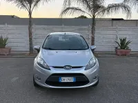 Usata Ford Fiesta 82 CV (60 kW) 2012 Grigio Berlina