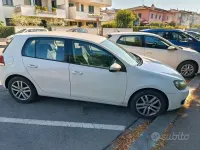 Usata VW Golf VI 105 CV (77 kW) 2010 Bianco Utilitaria