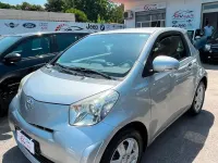 Usata Toyota iQ Sol 68 CV (50 kW) 2010 Argento Utilitaria
