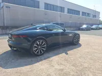Usata Jaguar F-Type R 575 CV (422 kW) 2022 Verde Coupé
