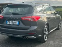 Usata Ford Focus 120 CV (88 kW) 2020 Grigio Station wagon