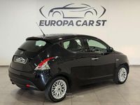 Usata Lancia Ypsilon Silver 95 CV (69 kW) 2015 Nero Utilitaria