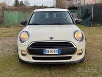Usata Mini Cooper 102 CV (75 kW) 2018 Beige Utilitaria