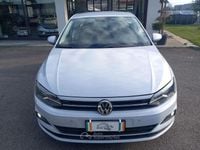 Usata VW Polo Comfortline 80 CV (58 kW) 2019 Gray Berlina