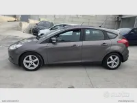 Usata Ford Focus Titanium 116 CV (85 kW) 2011 Grigio Berlina