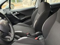 Usata Peugeot 208 Active 68 CV (50 kW) 2016 Bianco Utilitaria