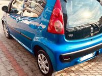Usata Peugeot 107 68 CV (50 kW) 2011 Blu Utilitaria