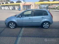 Usata Ford Fiesta 75 CV (55 kW) 2007 Bluazzurro Utilitaria