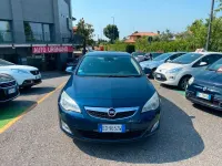 Usata Opel Astra Cosmo 110 CV (80 kW) 2010 Blu Station wagon