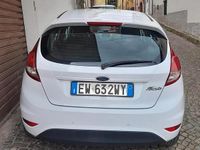 Usata Ford Fiesta 97 CV (71 kW) 2014 Bianco Utilitaria