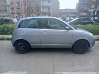 Usata Lancia Ypsilon 69 CV (50 kW) 2006 Bluazzurro Utilitaria