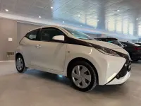 Usata Toyota Aygo X-cite 69 CV (50 kW) 2015 Bianco Utilitaria