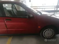 Usata Alfa Romeo 146 103 CV (75 kW) 1995 Rosso Utilitaria