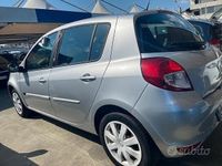 Usata Renault Clio II 75 CV (55 kW) 2011 Grigio Berlina